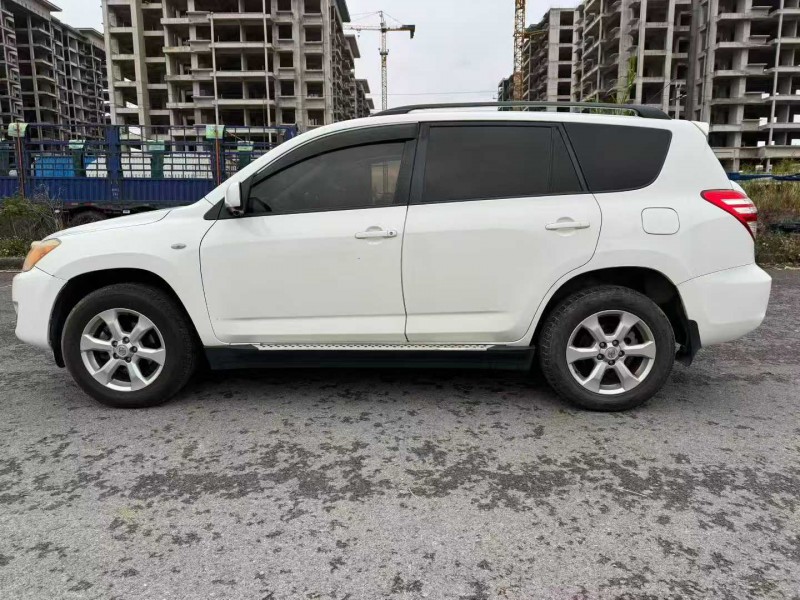 柳州11年丰田RAV47