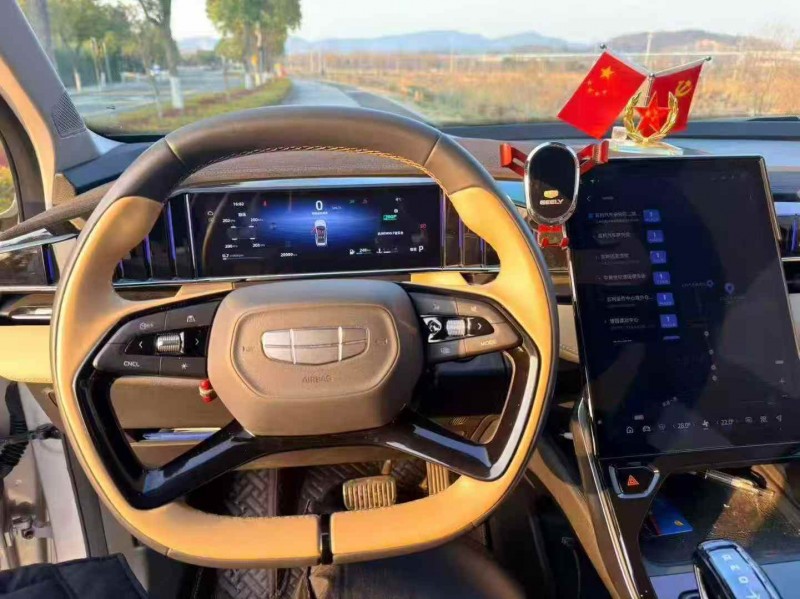 绍兴23年吉利博越4