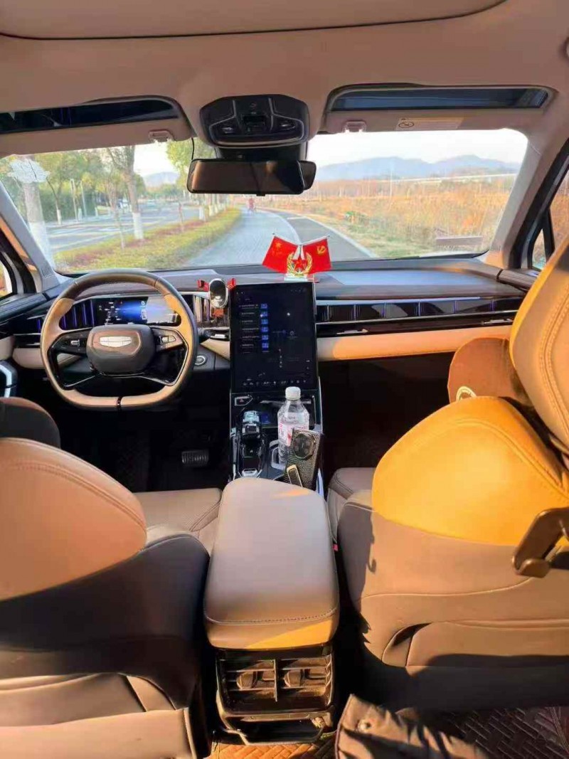 绍兴23年吉利博越5