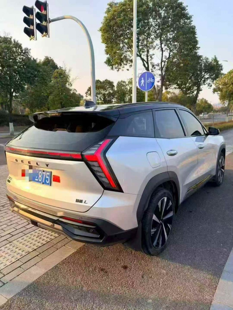 绍兴23年吉利博越7