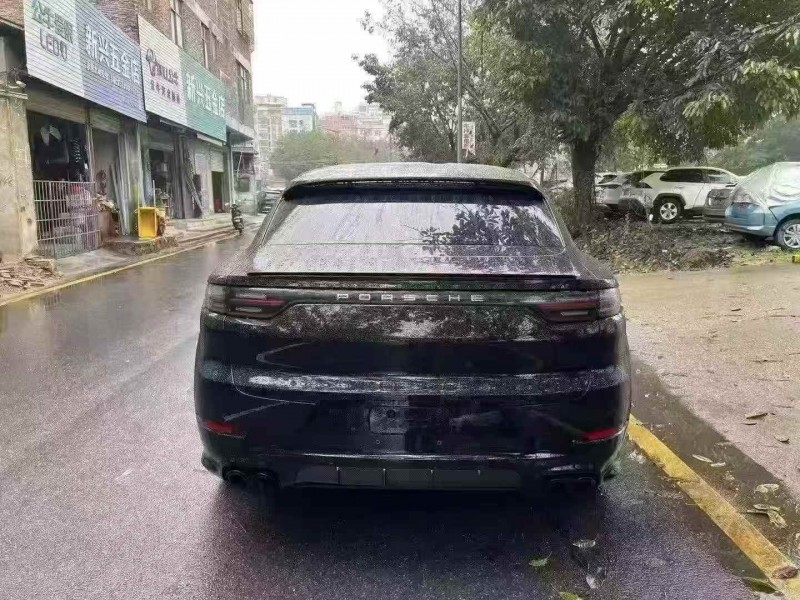 广州20年保时捷卡宴9