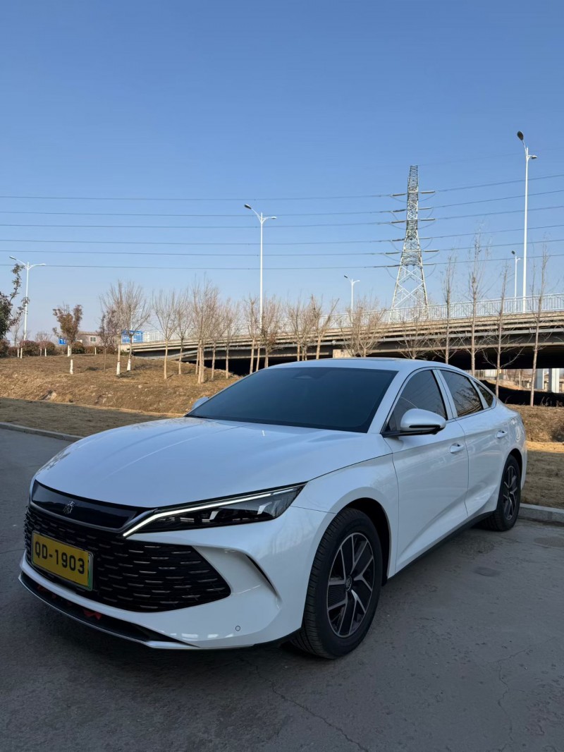 青岛25年比亚迪秦3