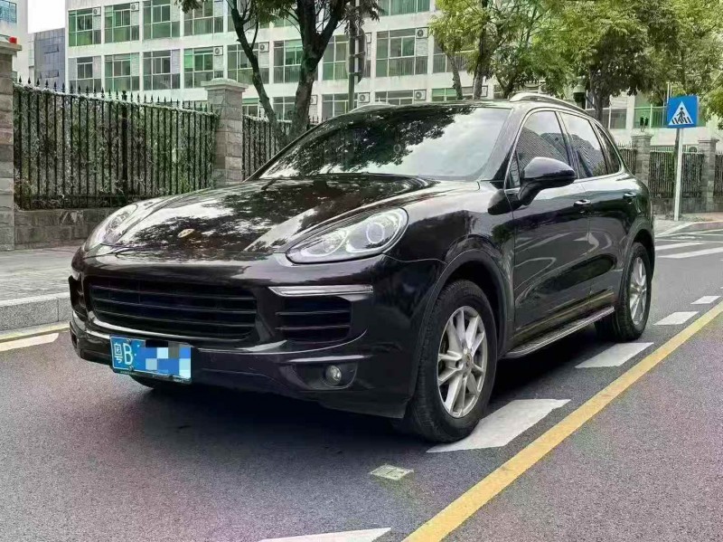 广州16年保时捷卡宴5