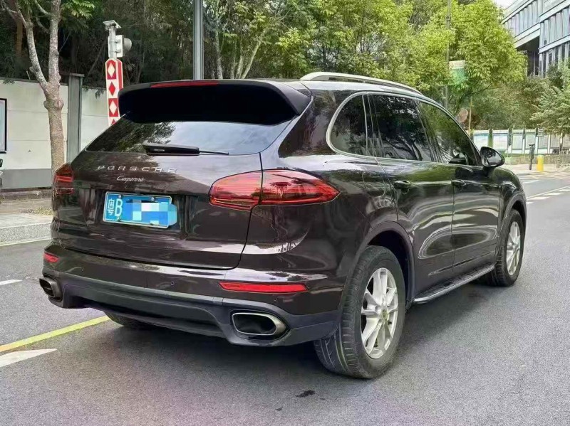 广州16年保时捷卡宴8