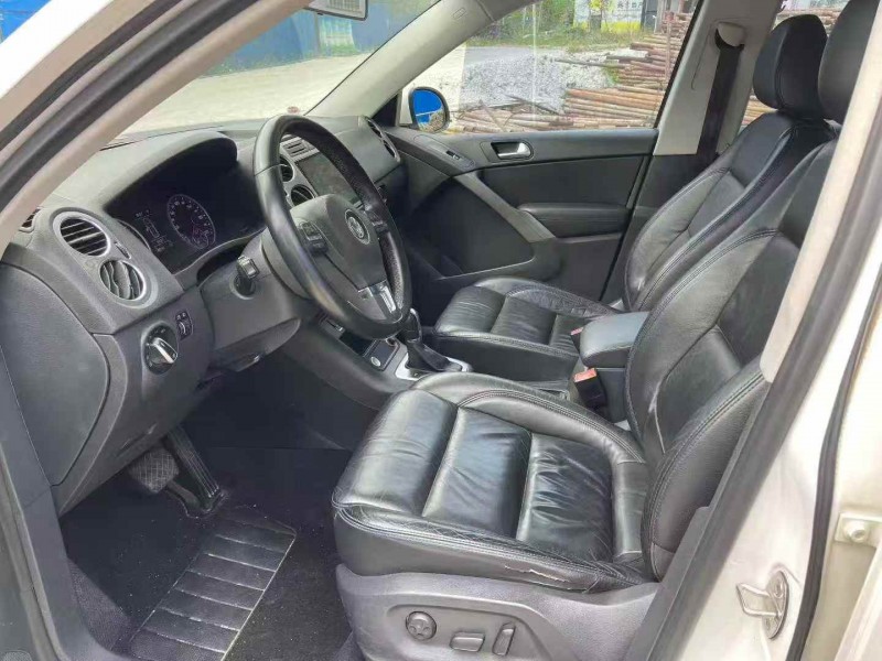 广州12年大众途观5