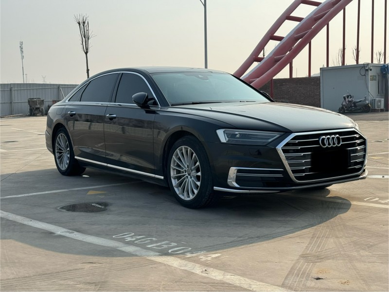 新乡19年奥迪A8L3