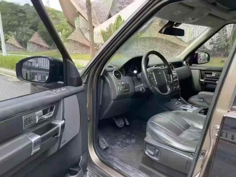 广州16年路虎发现4