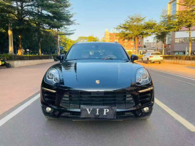 广州15年保时捷Macan1