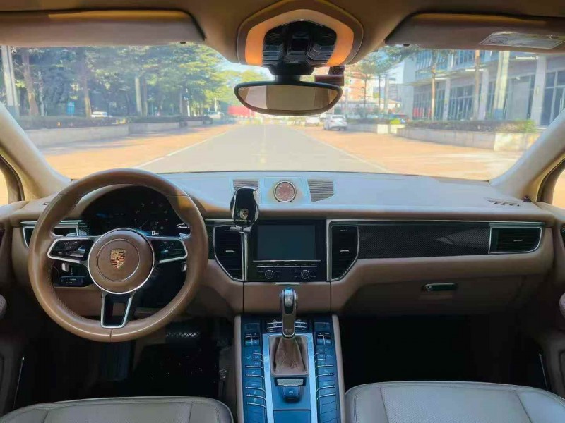 广州15年保时捷Macan8