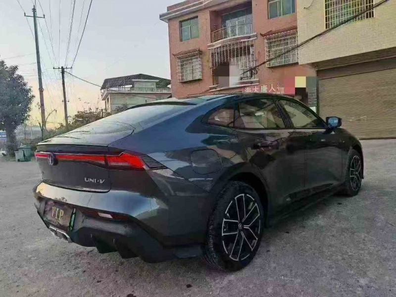 常德25年长安汽车UNI7