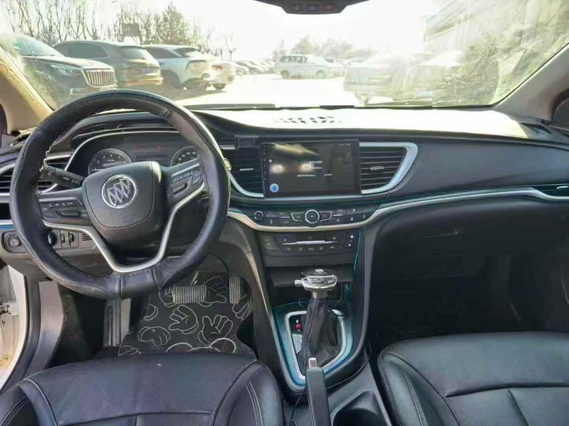 张家口20年别克英朗5