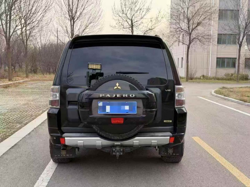 淄博13年三菱帕杰罗9