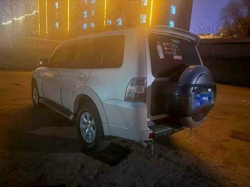 枣庄17年三菱帕杰罗6