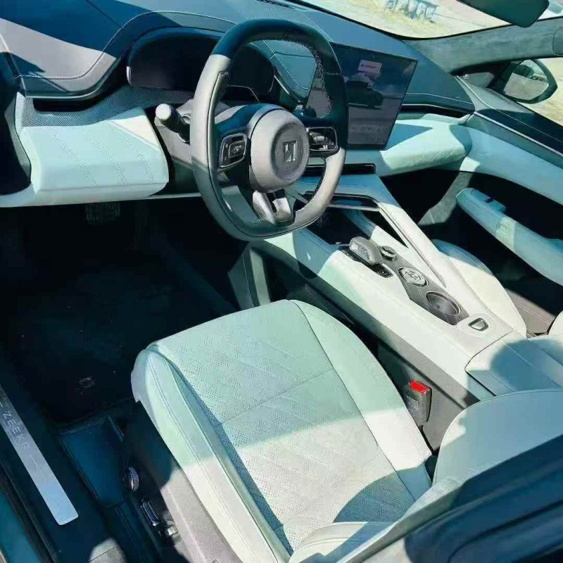 济宁24年极氪汽车0014