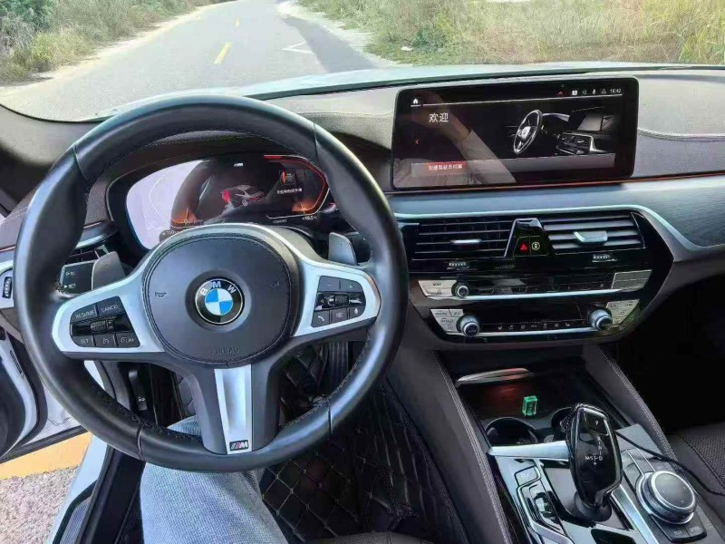 广州22年宝马5系3