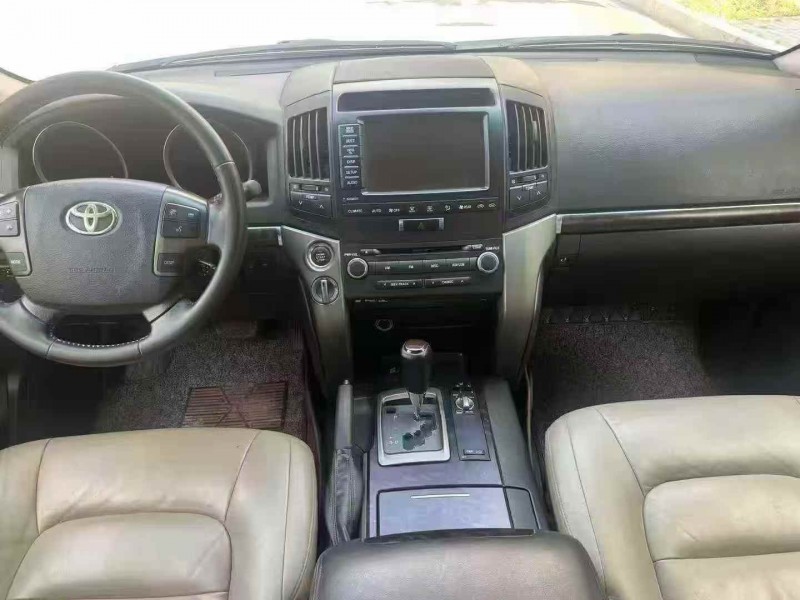 广州20年丰田兰德酷路泽6