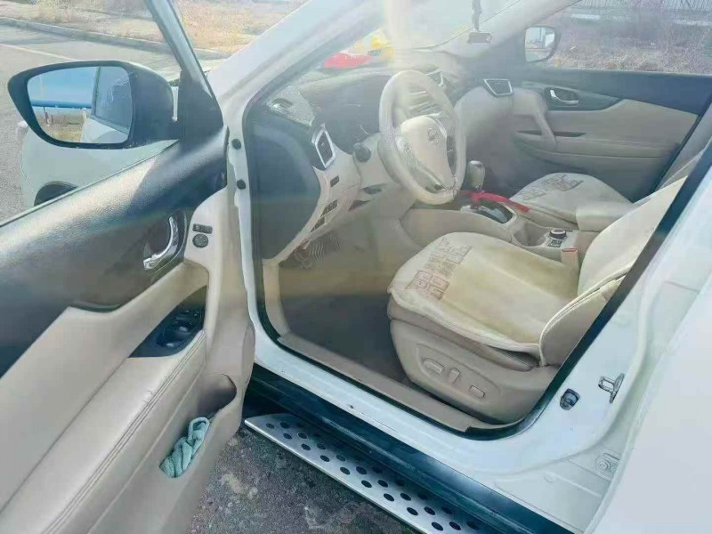 济宁15年日产奇骏6