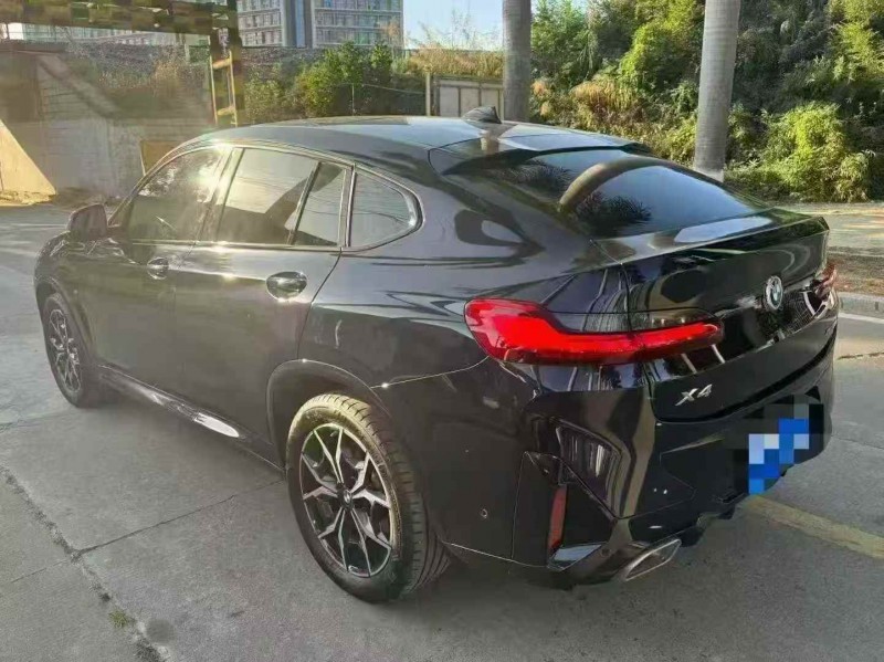 广州22年宝马X47