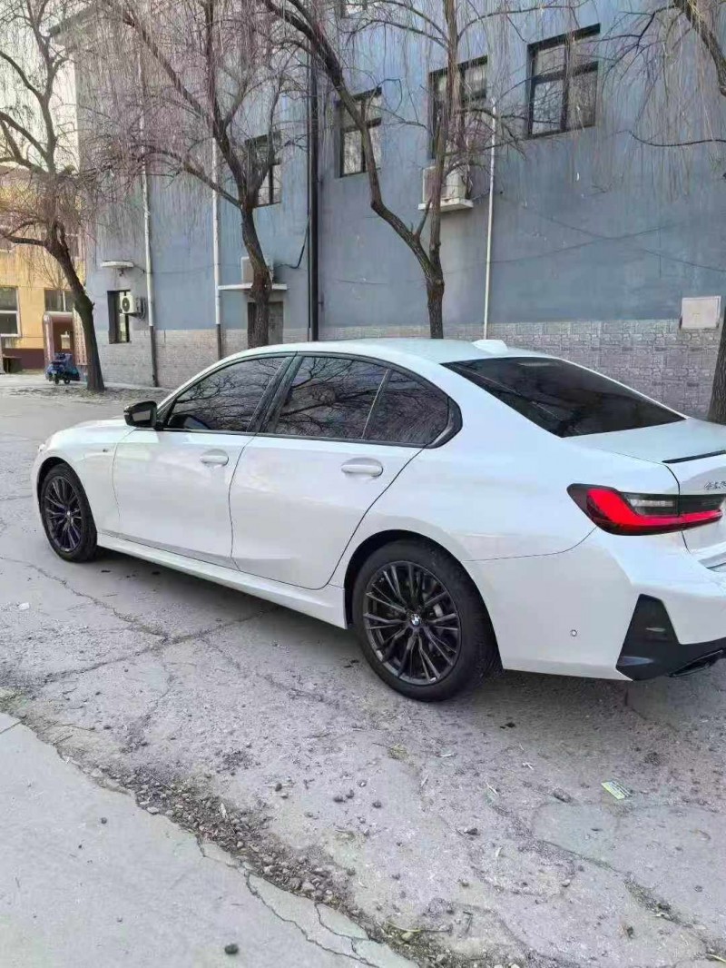 保定23年宝马3系8