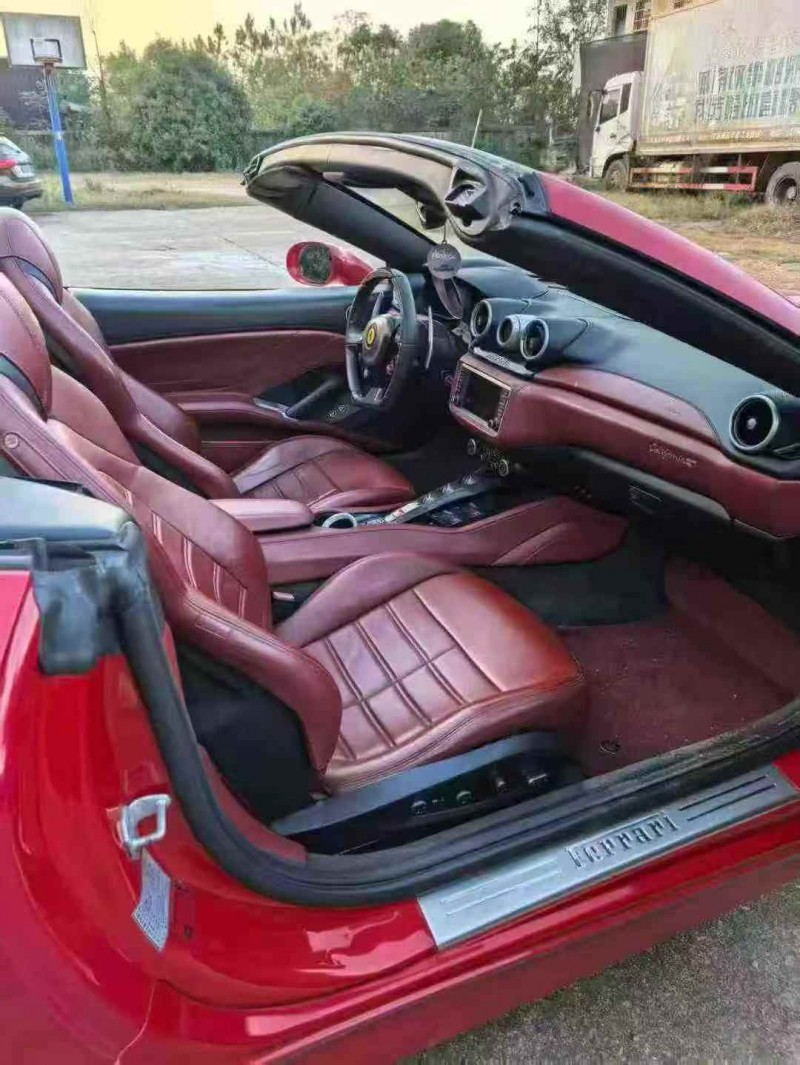 长沙17年法拉利California T3
