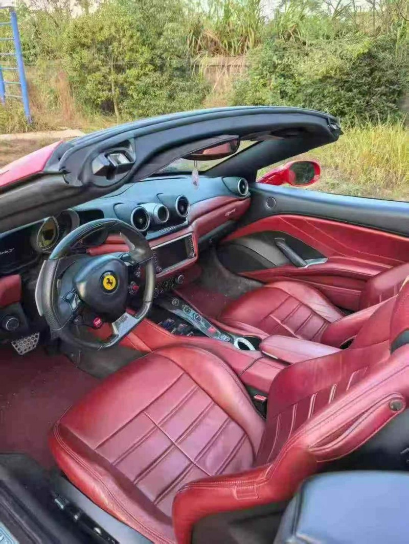 长沙17年法拉利California T6