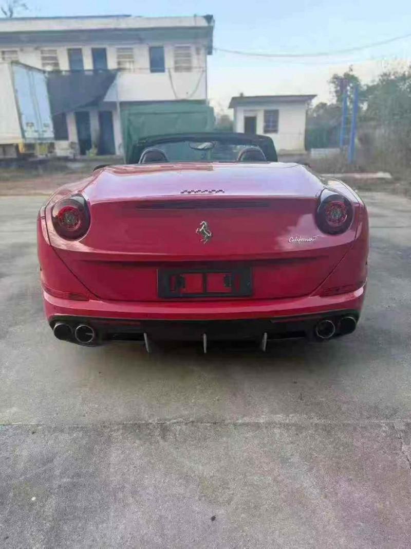 长沙17年法拉利California T9