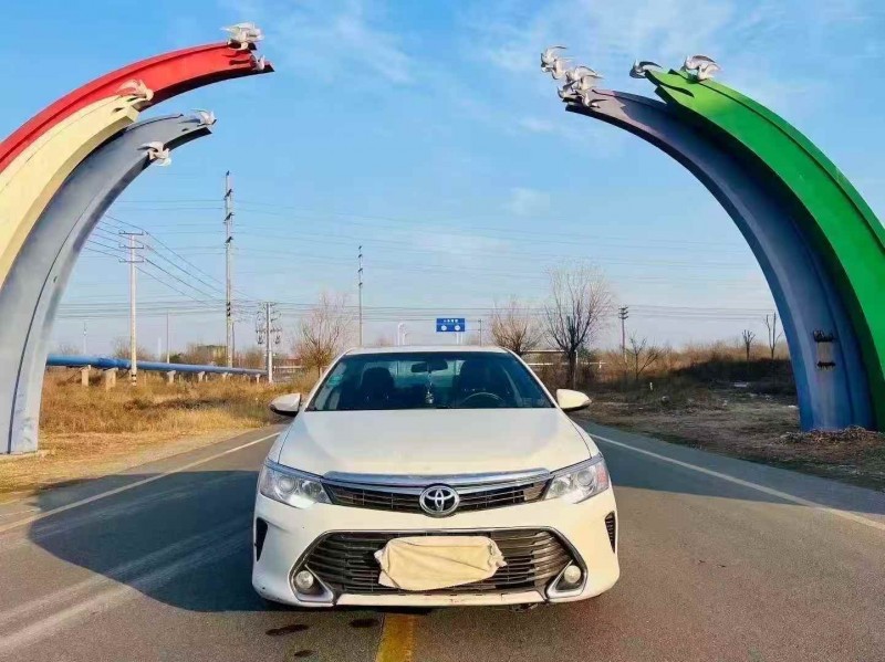 东营17年丰田凯美瑞1