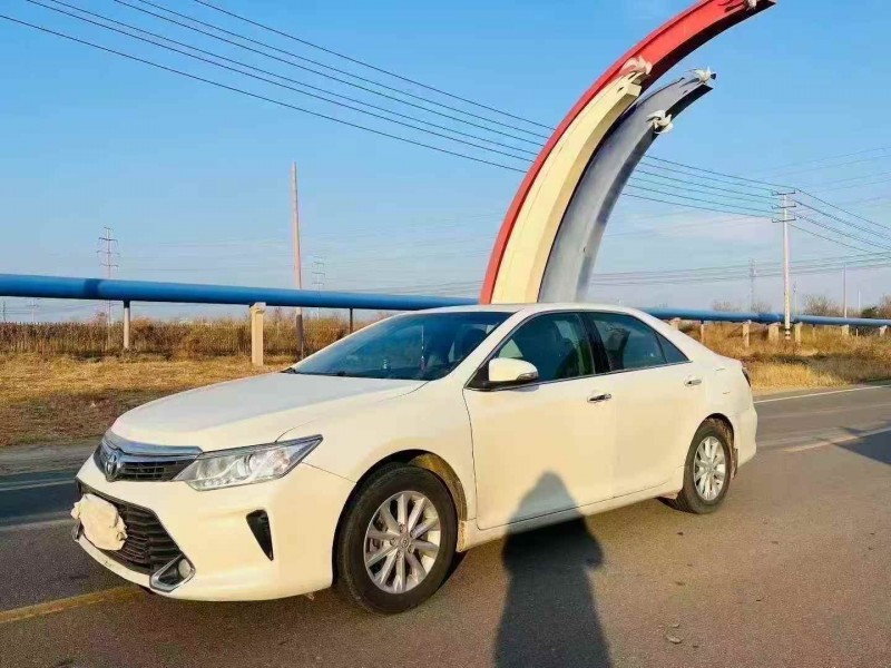 东营17年丰田凯美瑞2