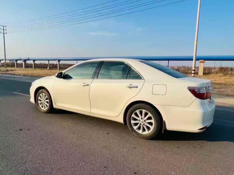 东营17年丰田凯美瑞5