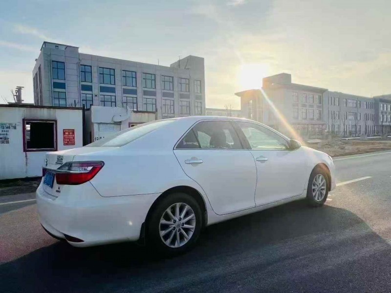 东营17年丰田凯美瑞6
