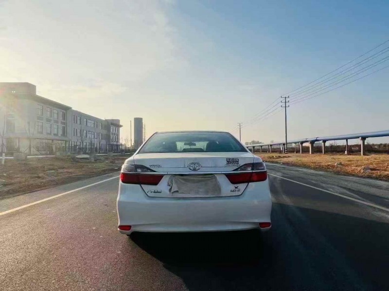 东营17年丰田凯美瑞7
