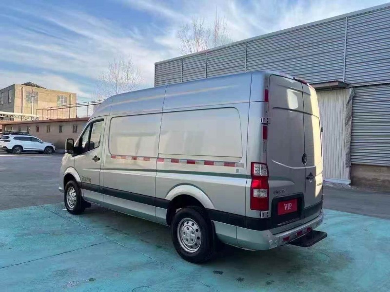 济宁25年福田图雅诺7