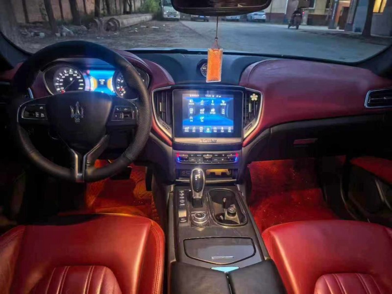 保定17年玛莎拉蒂Ghibli5