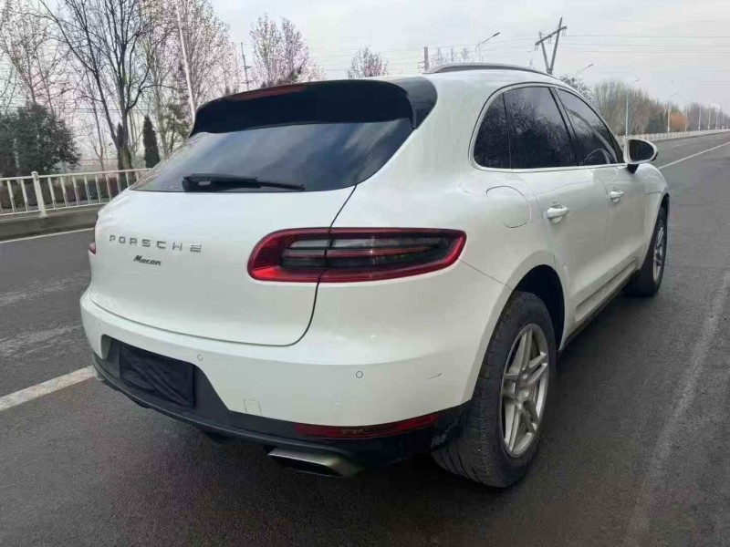 东营15年保时捷Macan7