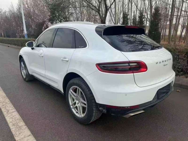 东营15年保时捷Macan8