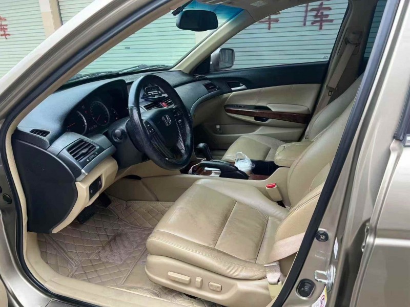 广州12年本田雅阁4