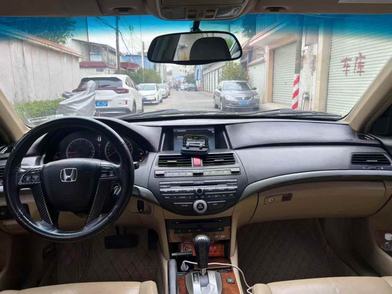 广州12年本田雅阁5