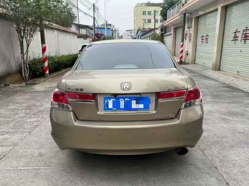 广州12年本田雅阁8