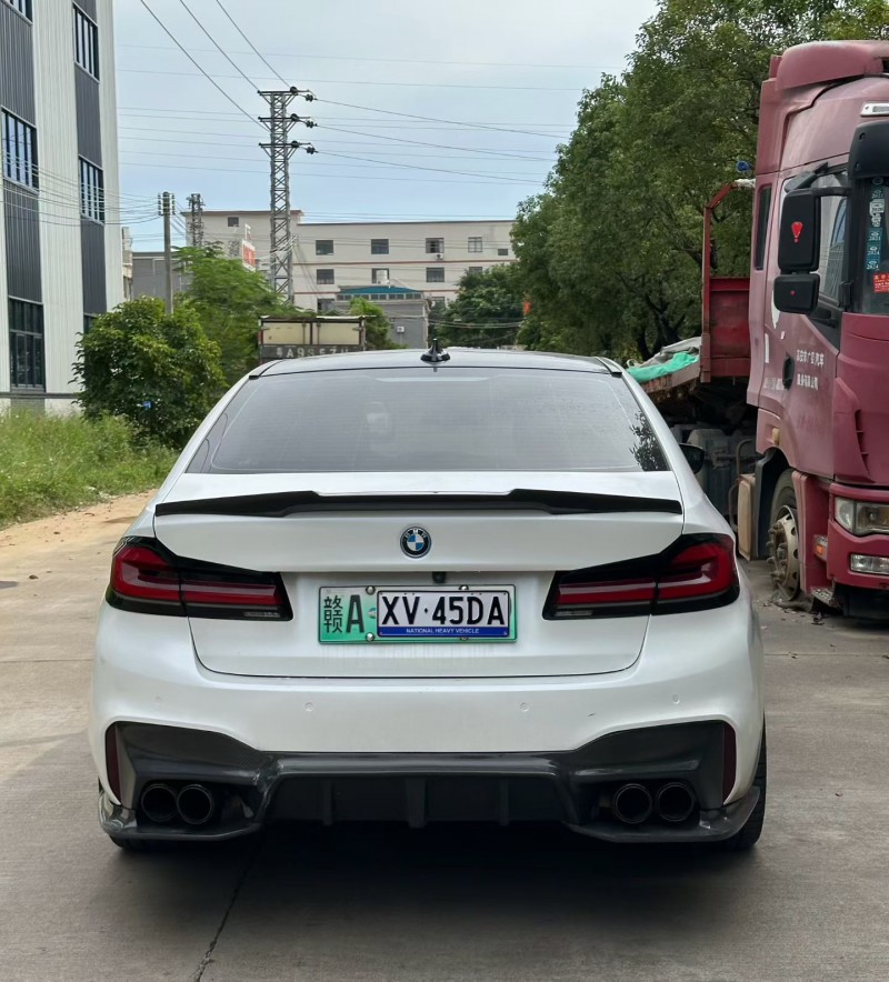 中山22年宝马5系5