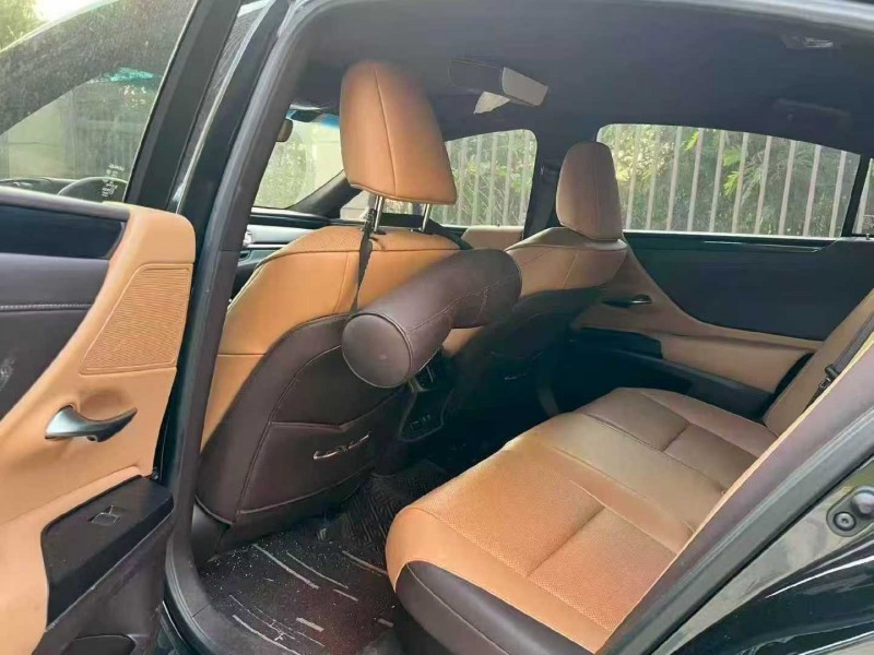 汕头21年雷克萨斯ES4