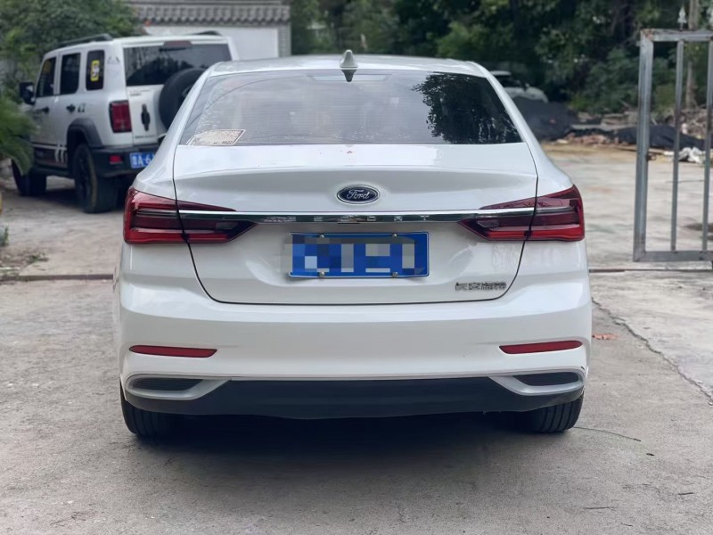 济宁21年福特福睿斯9