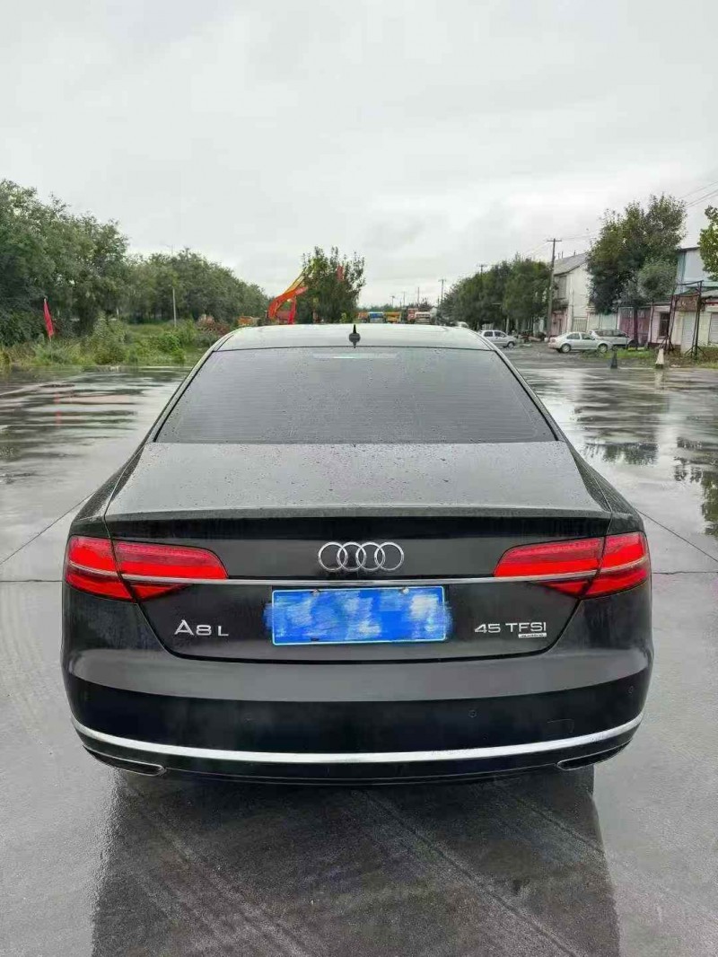 烟台15年奥迪A8L9