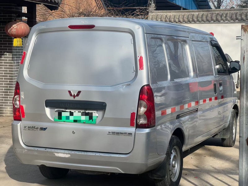 济宁23年五菱汽车荣光7