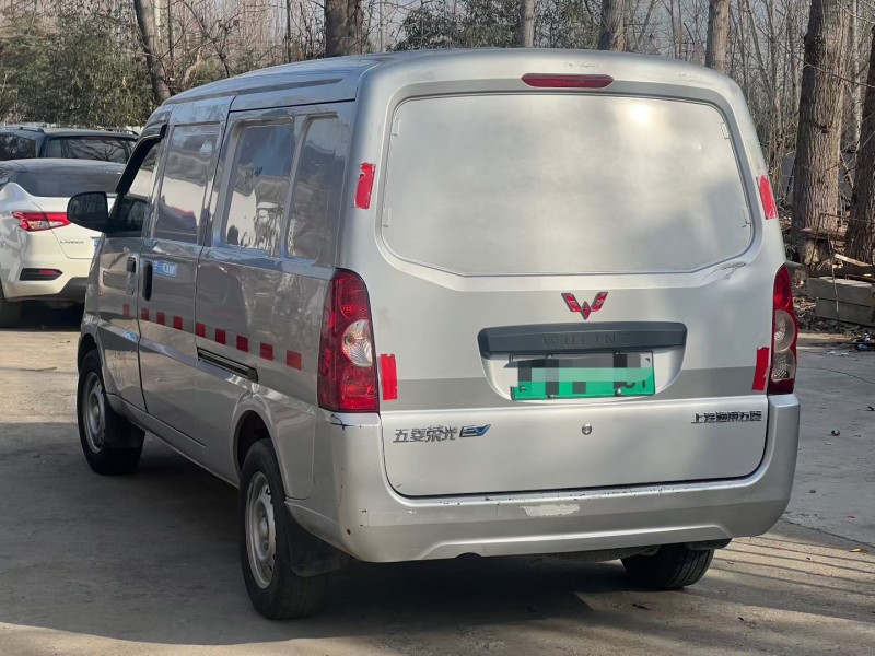 济宁23年五菱汽车荣光8