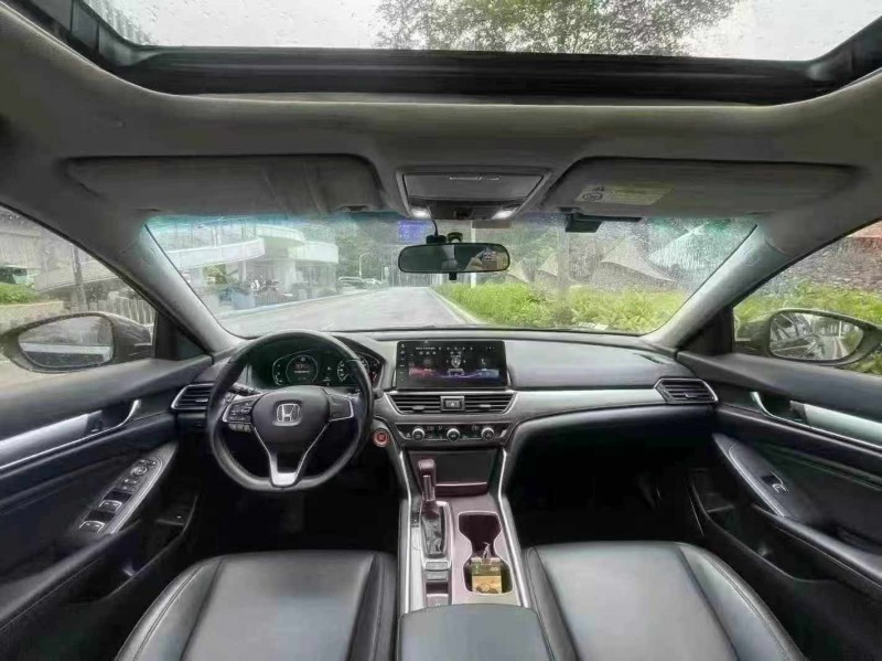 深圳22年本田雅阁5