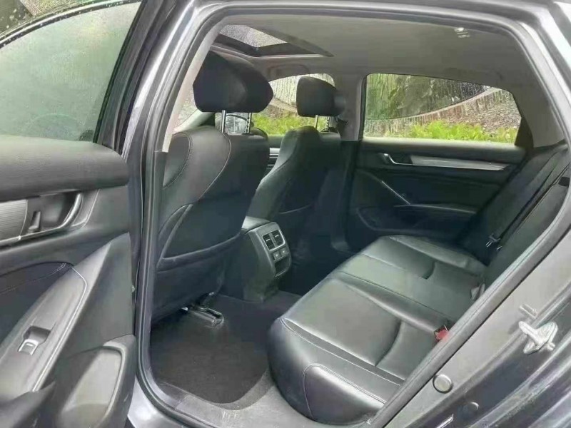 深圳22年本田雅阁6