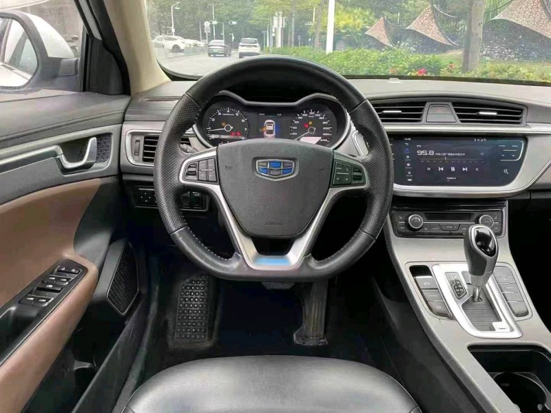 深圳19年吉利帝豪5