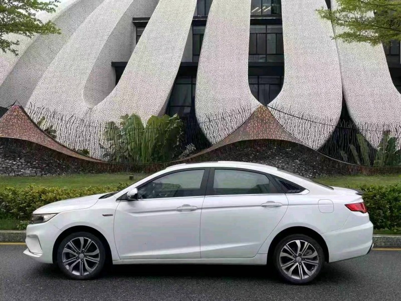 深圳19年吉利帝豪8