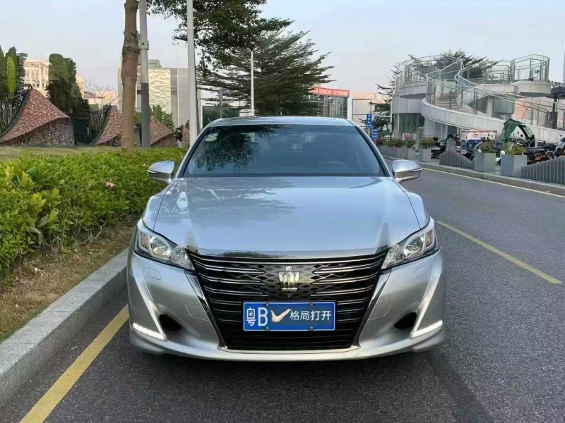 深圳18年丰田皇冠1