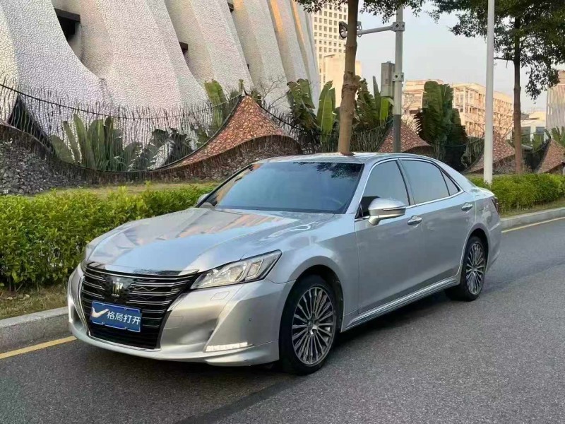 深圳18年丰田皇冠3